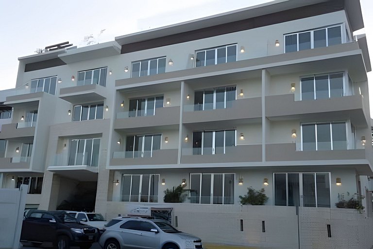 4 blocks from the ocean! Amazing 1bd / 1bth