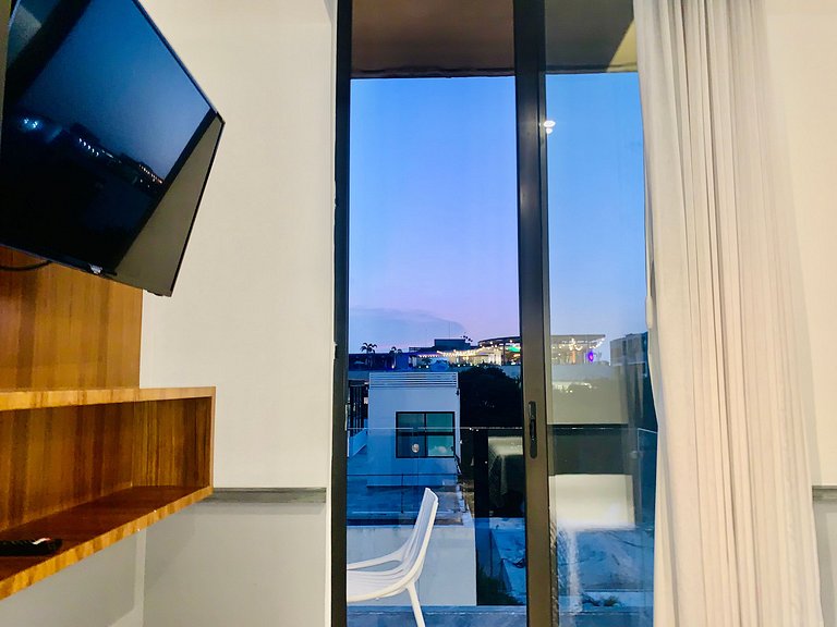 Jan 28to31 2/rooms SpecialDiscount 1 blockto ocean