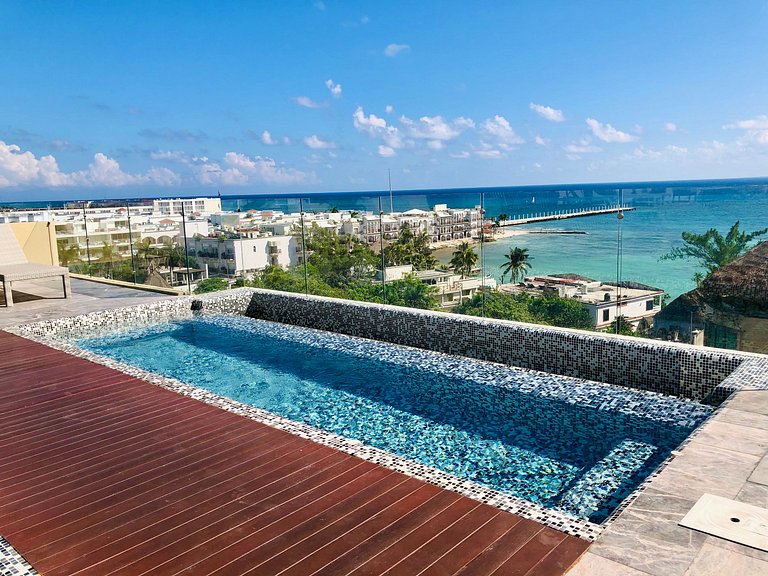 1 Block to Ocean Infinity Pool Views Modern 2BR