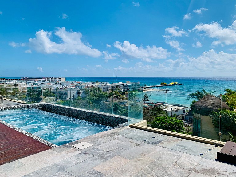 1 block from beach 2BR pool ocean view