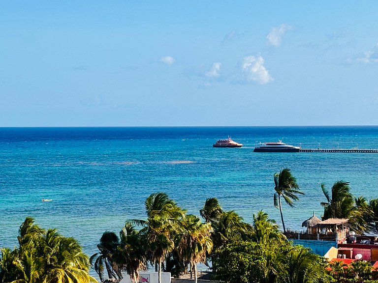 1 Block to Ocean Infinity Pool Views Modern 2BR