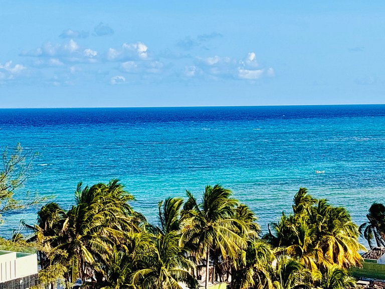 1 block from beach 2BR pool ocean view