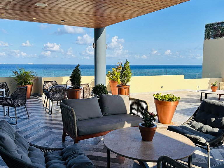 1 block from beach 2BR pool ocean view