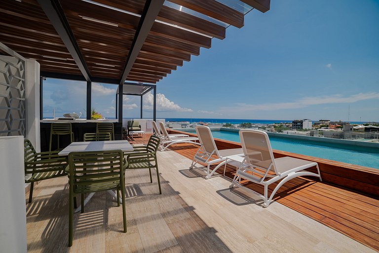 Sophisticated and Elegant Studio Steps from the Sea